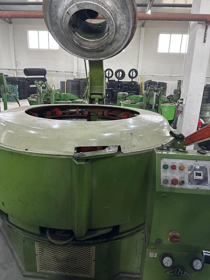 Used Tyre Retreading PCR & TBR Presses Full Plant