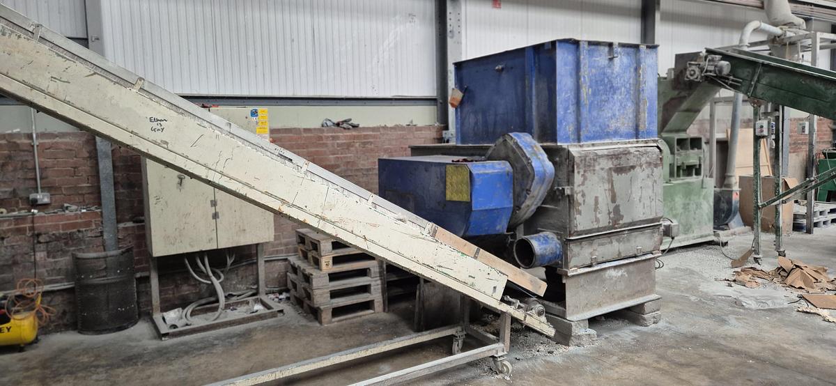 Used Uirich Single shaft shredder with ram