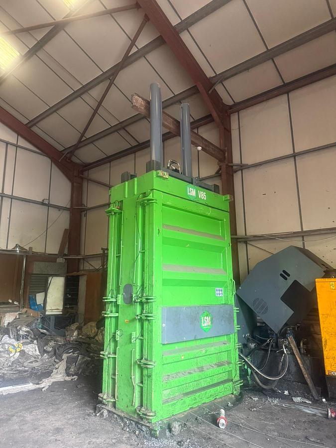 Used LSM V85 Tyre Baler