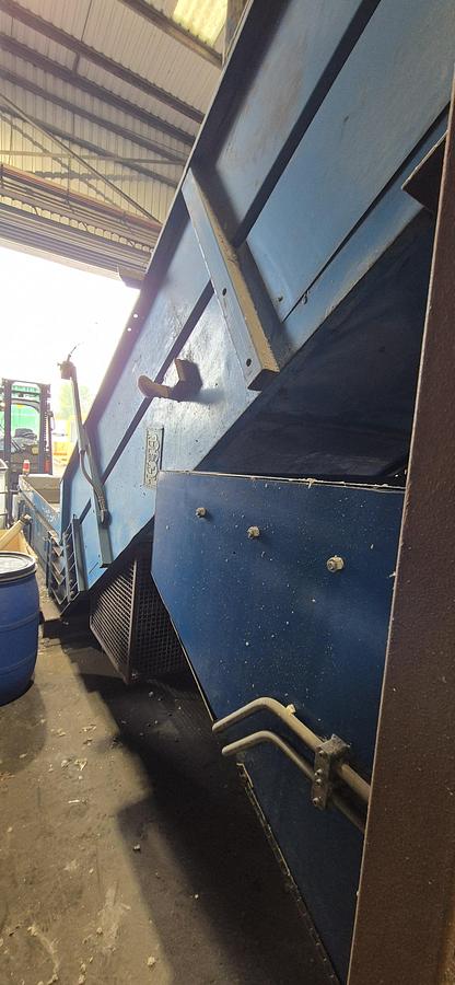 Used 2007 Jovisa, SL Shredder with Infeed conveyor
