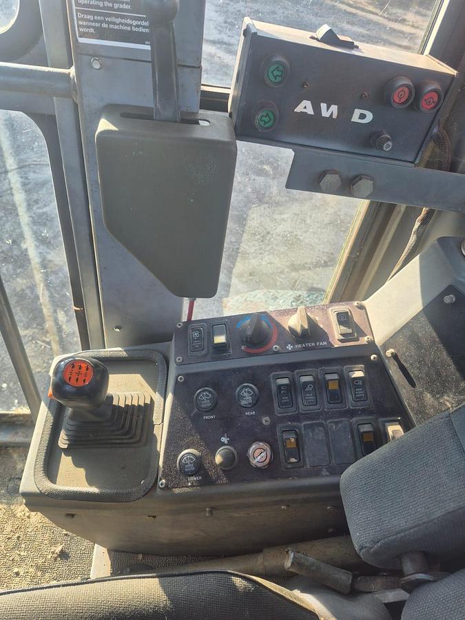 Used 1995 Champion 726A VHP Grader