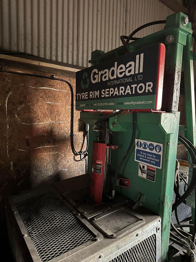 Used Gradeall Tyre Rim Separator (T.R.S) 