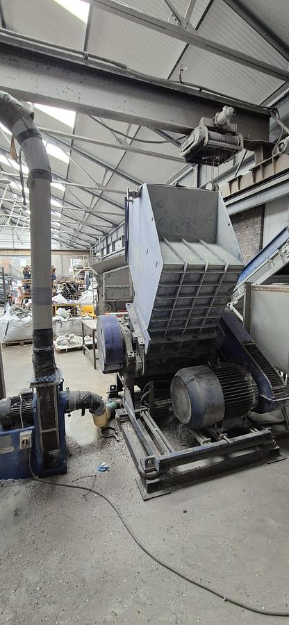 Used Granulator With Bag staind