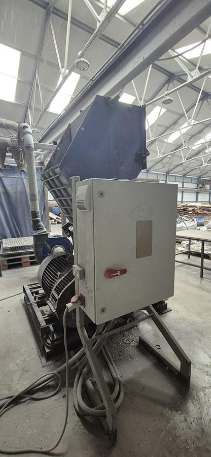 Used Granulator With Bag staind