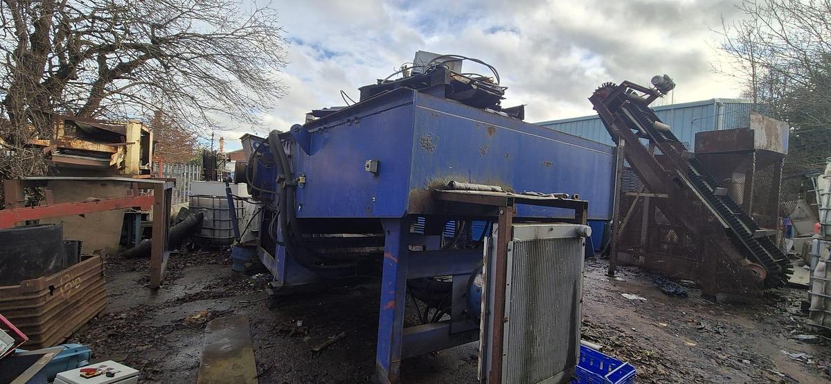 Used 2020  Heavy Duty Single-shaft Shredder