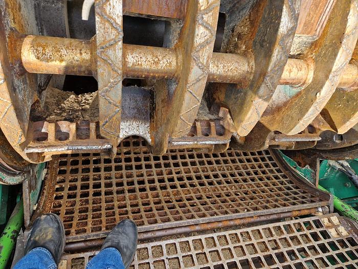 Used 2017 Jenz Chipping truck 583