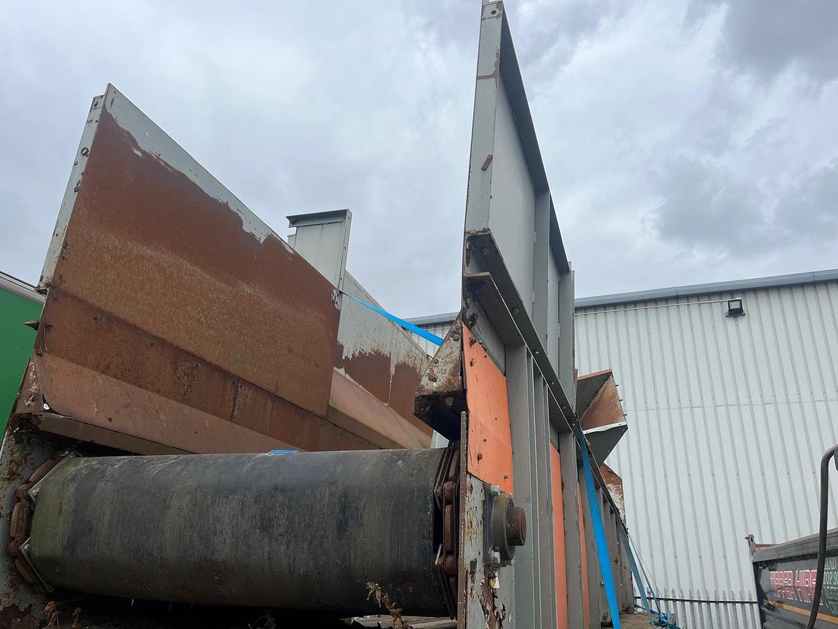 Used 2010 Sutco Cardboard 1.4mm x 6.4mm 2D/3D Flip Flow Screening Deck Screen