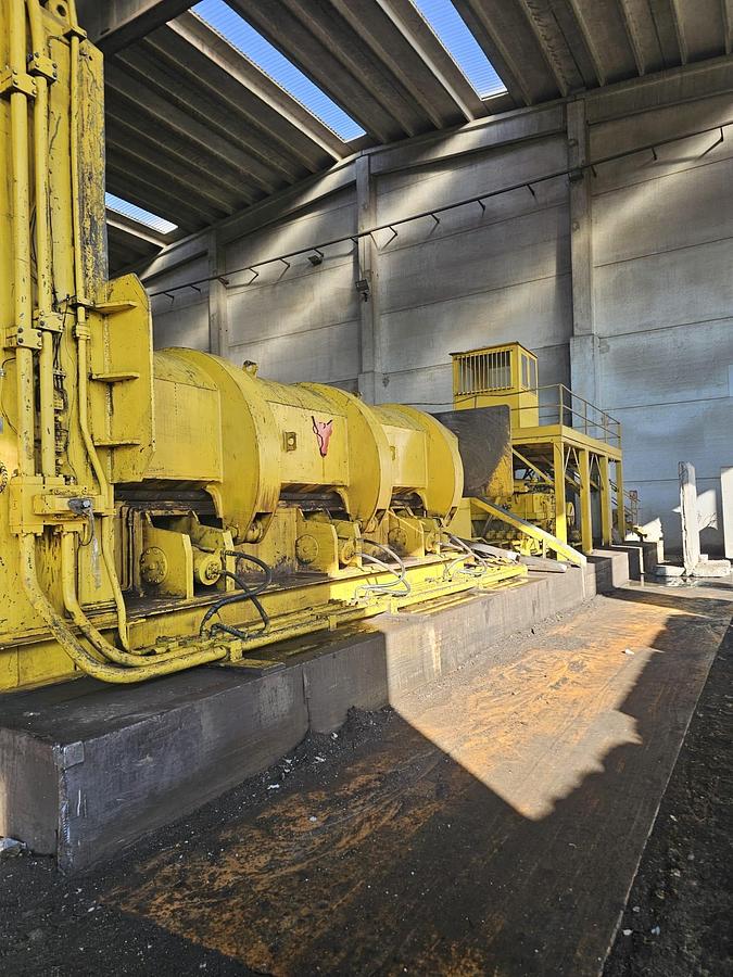 Used 2006 C&G Taurus Metal Shear W/Generator