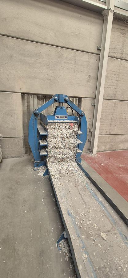 Used 2008 Shred-Tech Twin-shaft Shredder W/2007 PAAL Pacomat 2S Baler & Conveyor