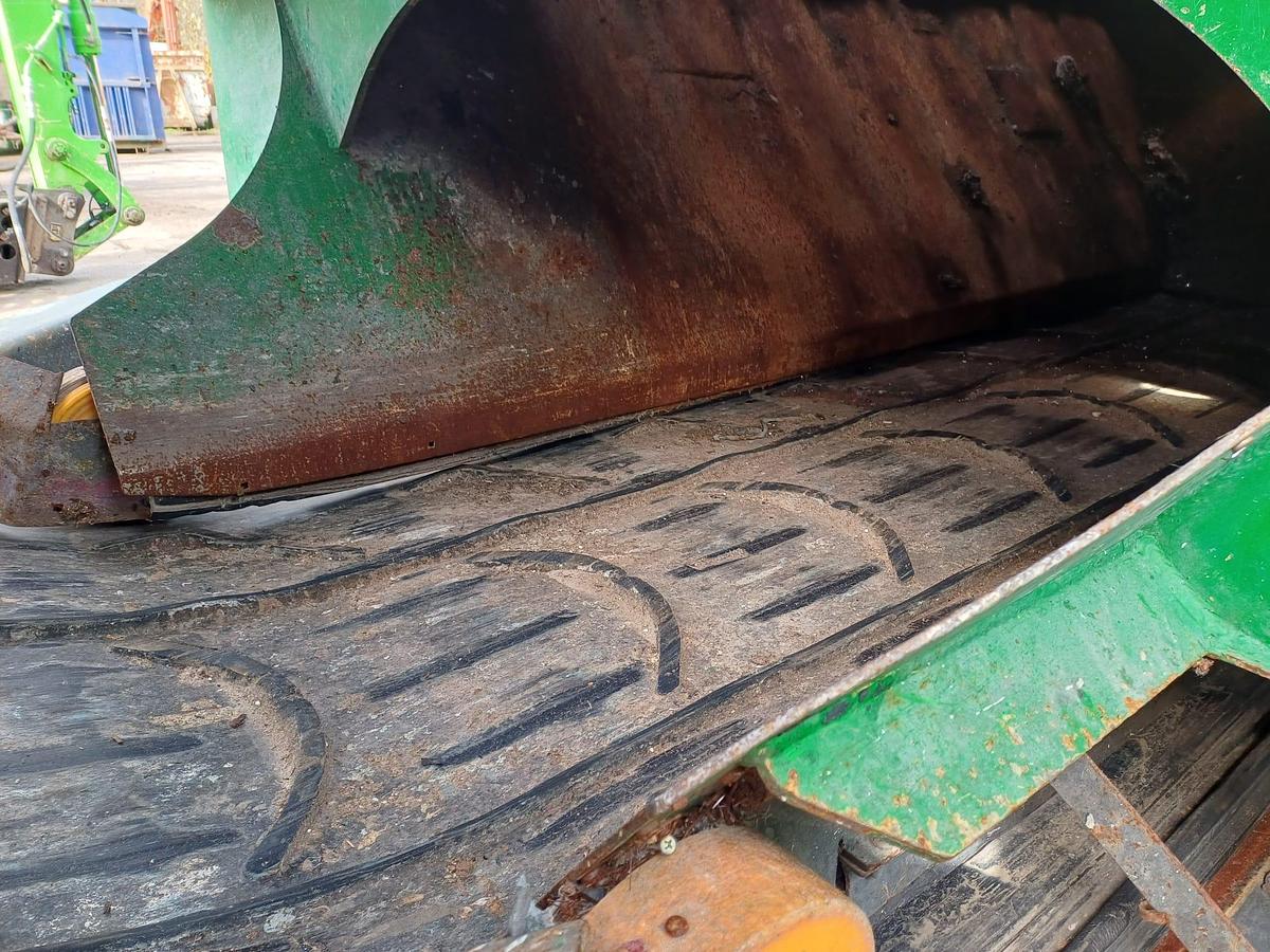 Used 2021 McCloskey VTS95 Twin-shaft Shredder