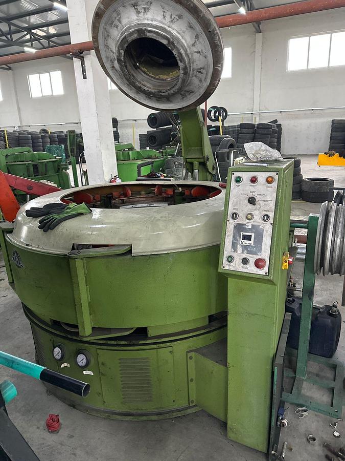 Used Tyre Retreading PCR & TBR Presses Full Plant