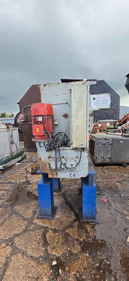 Used Satrind F 615 Robust twin shaft shredder