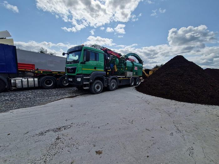 Used 2017 Jenz Chipping truck 583