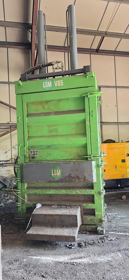 Used LSM V85 Tyre Baler