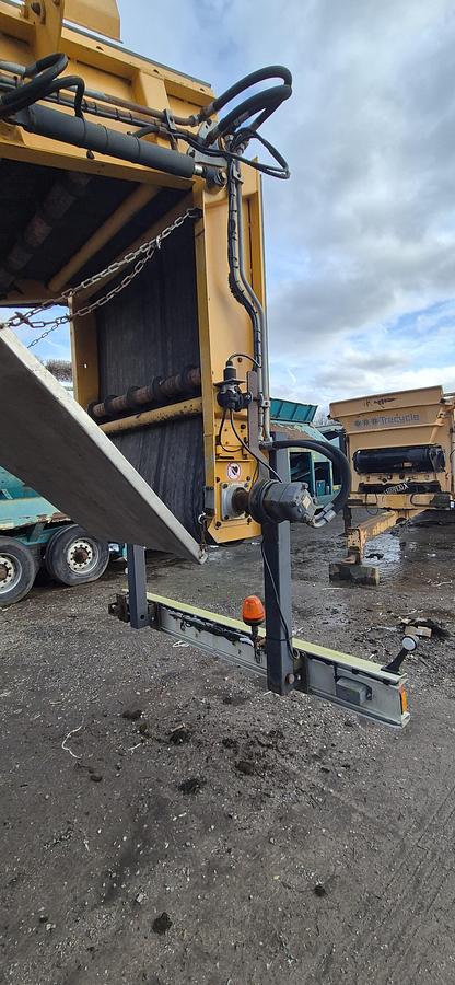 Used 2011 Backers Star Screener 2-MAL