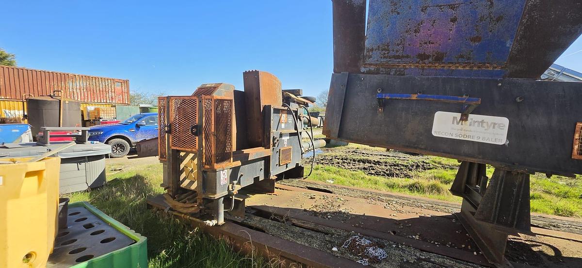 Used McIntyre Recon Sodre 9 Baler