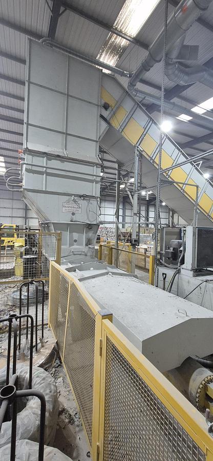 Used 2010 Lindner Shredding and baling line