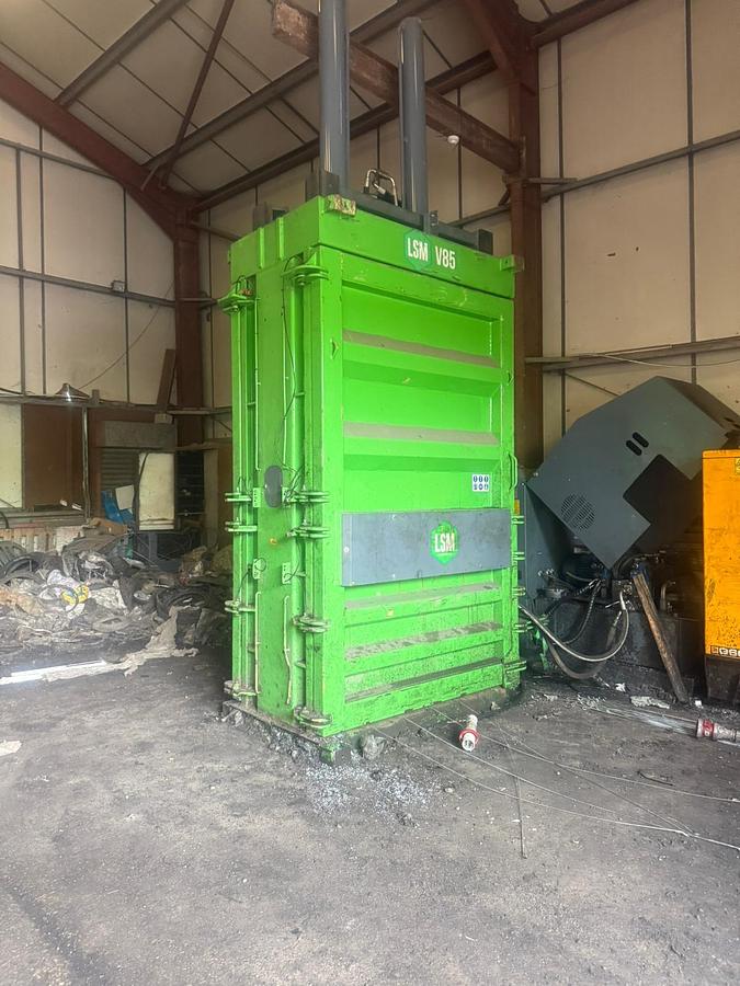 Used LSM V85 Tyre Baler