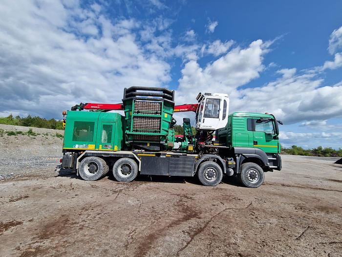 Used 2017 Jenz Chipping truck 583