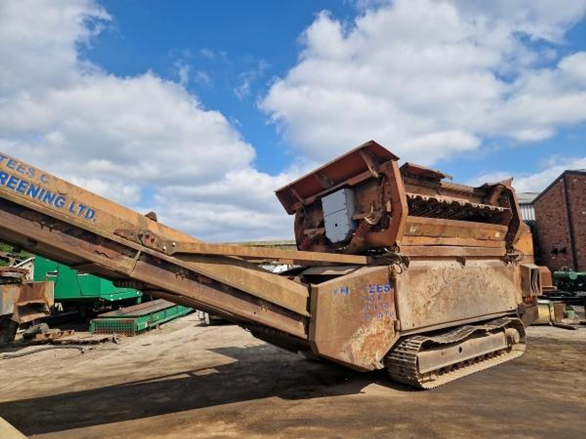 Used 1999 Extec Robotrac 2 Way Tracked Screen Screener