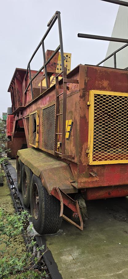 Used Extec Twin Shaft Shredder