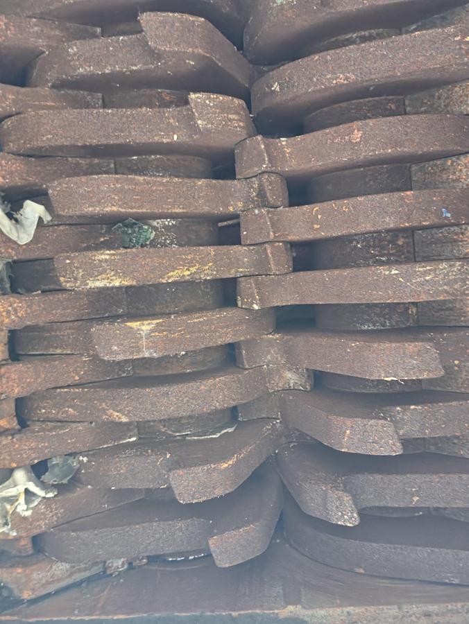 Used Satrind F 615 Robust twin shaft shredder