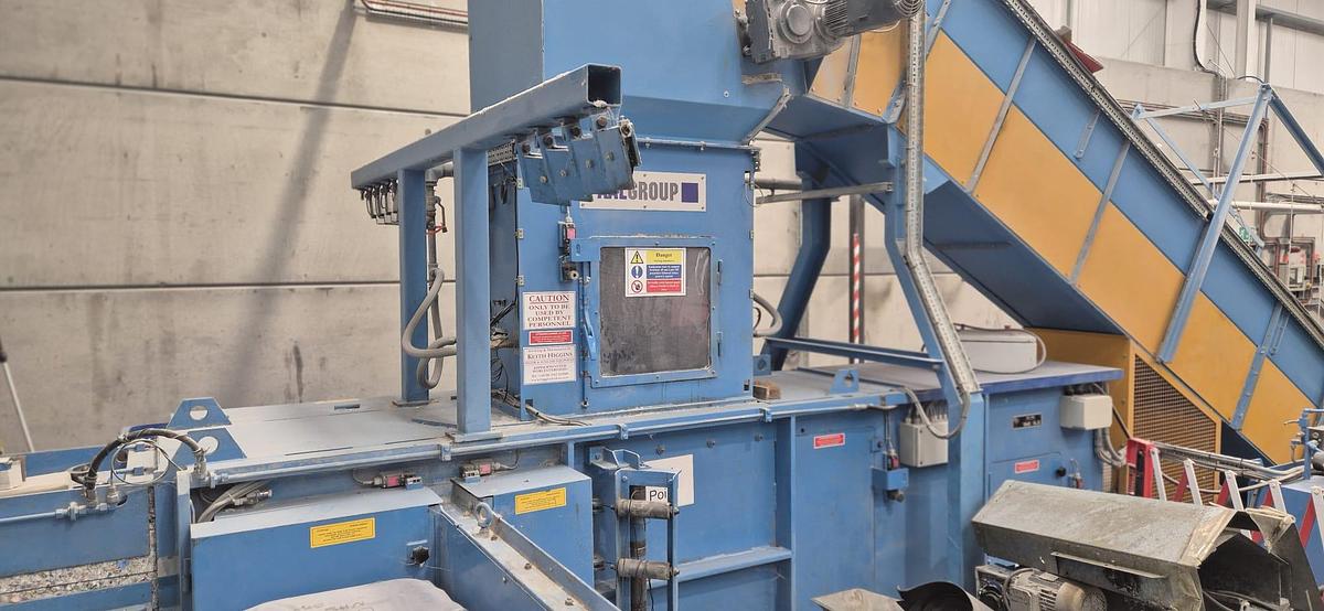 Used 2007 PAAL Pacomat 2S Baler & Conveyor