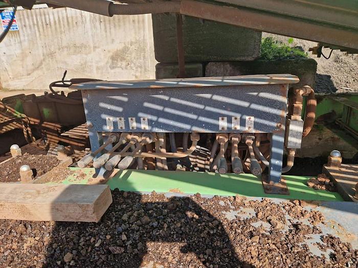 Used 2009 Neuenhauser 2F Mobile Star Screen W/2022 10mm Star Deck 