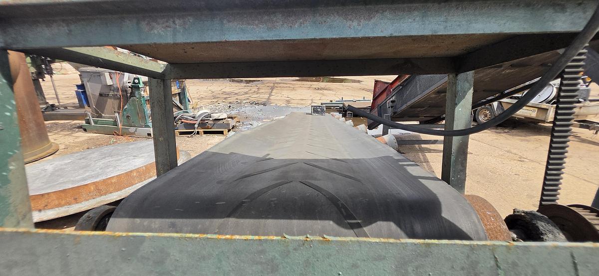 Used Infeed Conveyor with material flow switch