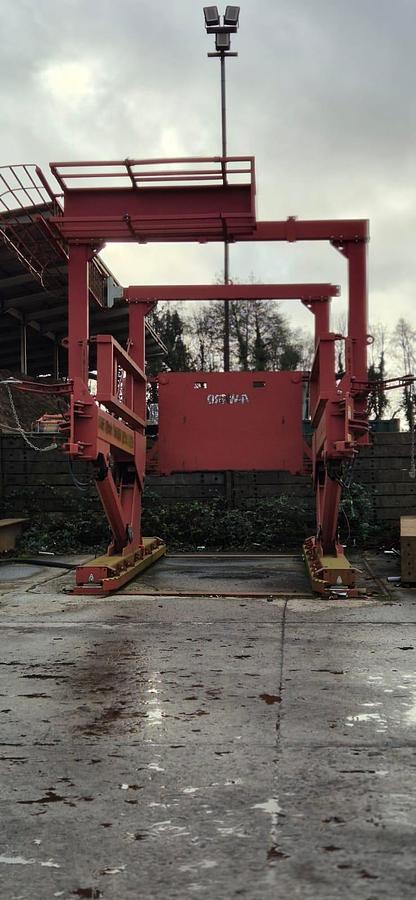 Used Container Tilter