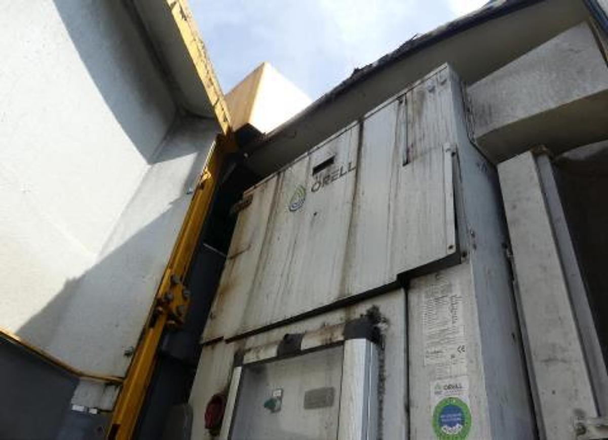 Used 2022 Untha XR3000C Tracked Single-shaft Shredder