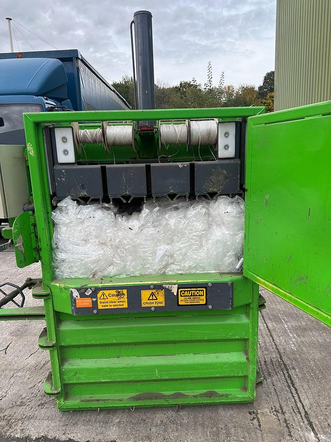Used Dicom Kadant PAAL PVG-160 Waste Baler 