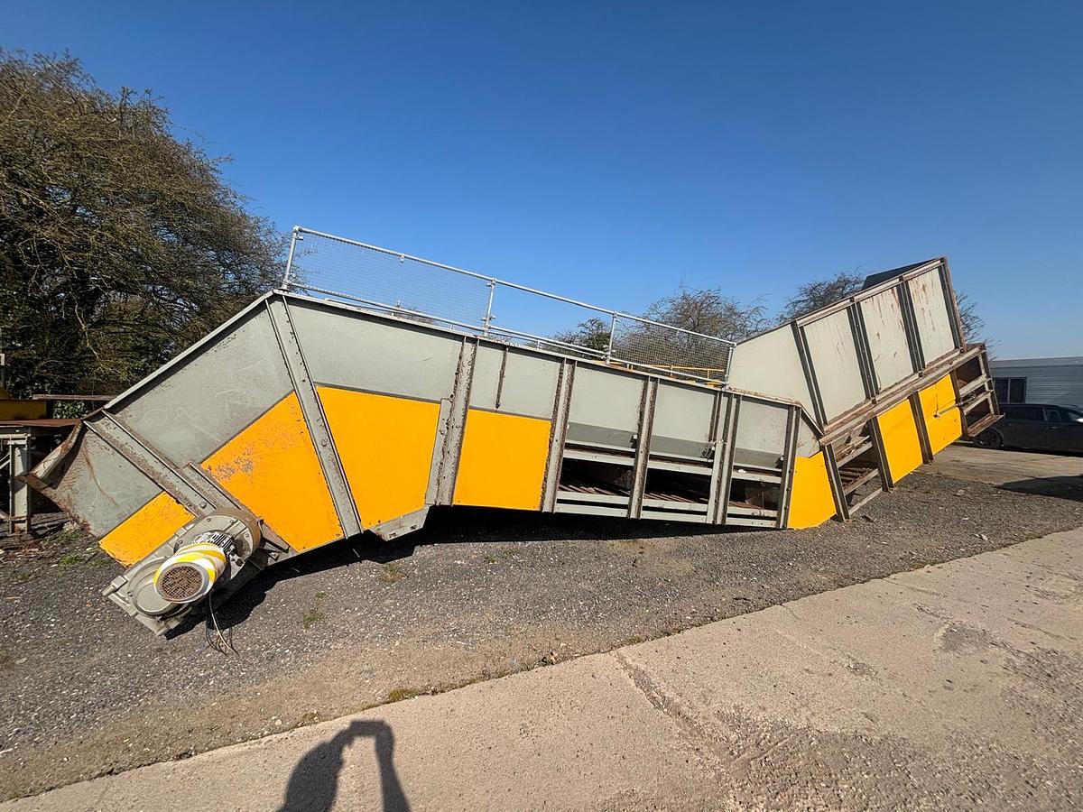 Used 2010 Sutco Cardboard 1.4mm x 6.4mm 2D/3D Flip Flow Screening Deck Screen