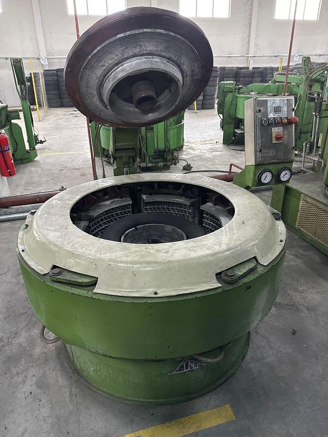 Used Tyre Retreading PCR & TBR Presses Full Plant