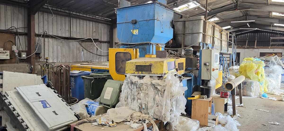 Used Picking Station  with twin ran baler