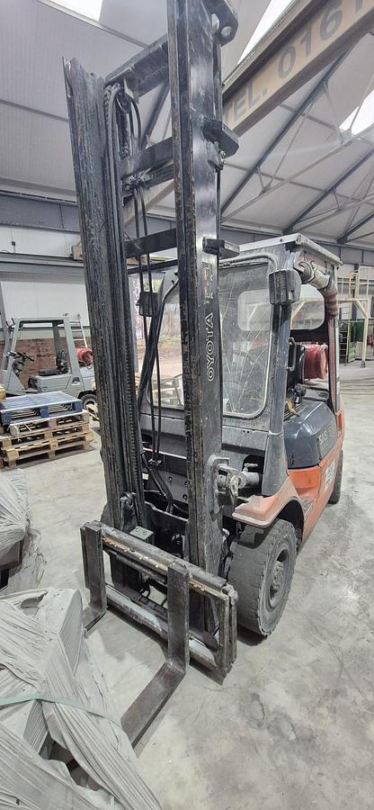 Used 2004 Toyota 42-7FGF20 LPG Forklift 