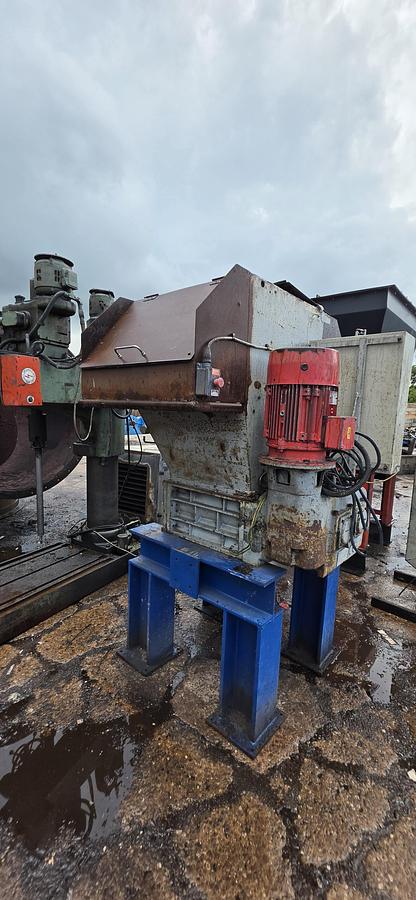 Used Satrind F 615 Robust twin shaft shredder
