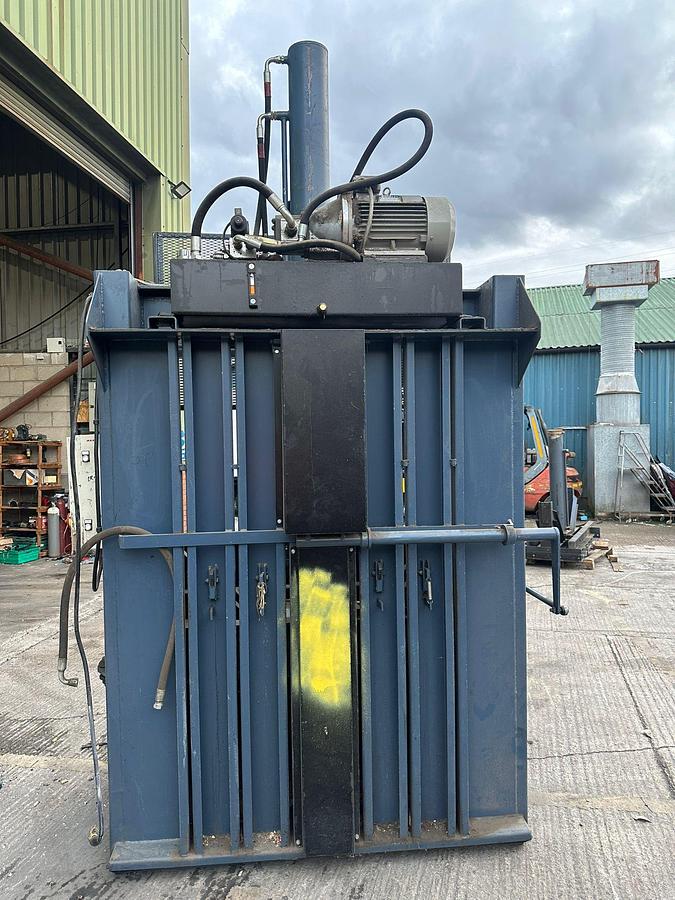 Used Dicom Kadant PAAL Waste Baler