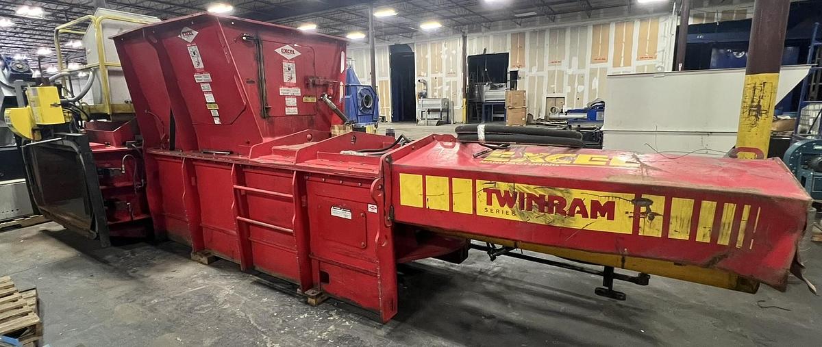 Used EXCEL 2R9 Baler