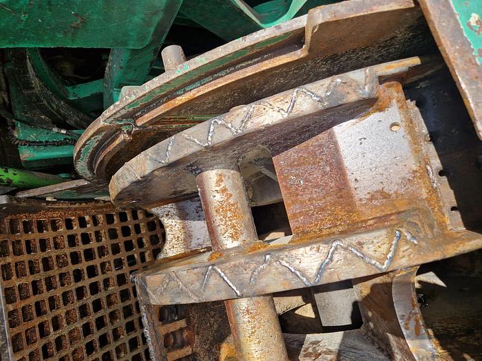 Used 2017 Jenz Chipping truck 583