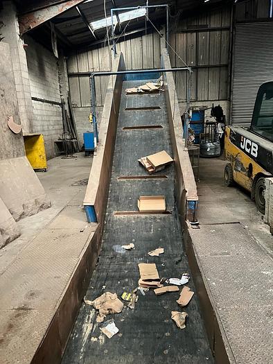 Used 2010 Middleton Engineering Extec PC 1400 Baler and Conveyor 