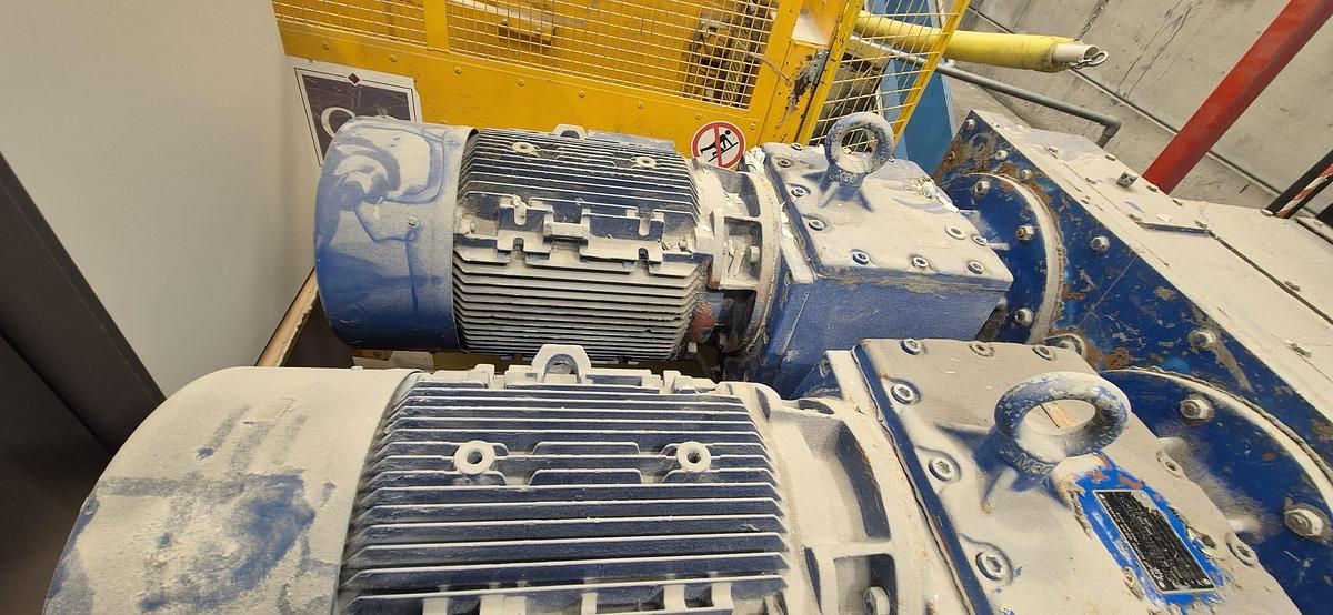 Used 2007 PAAL Pacomat 2S Baler & Conveyor