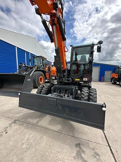 Used 2022 Doosan DX100W-7
