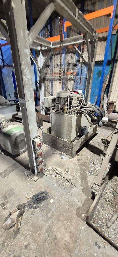 Used 2005 Vecoplan VAZ 1800 Single-shaft Shredder