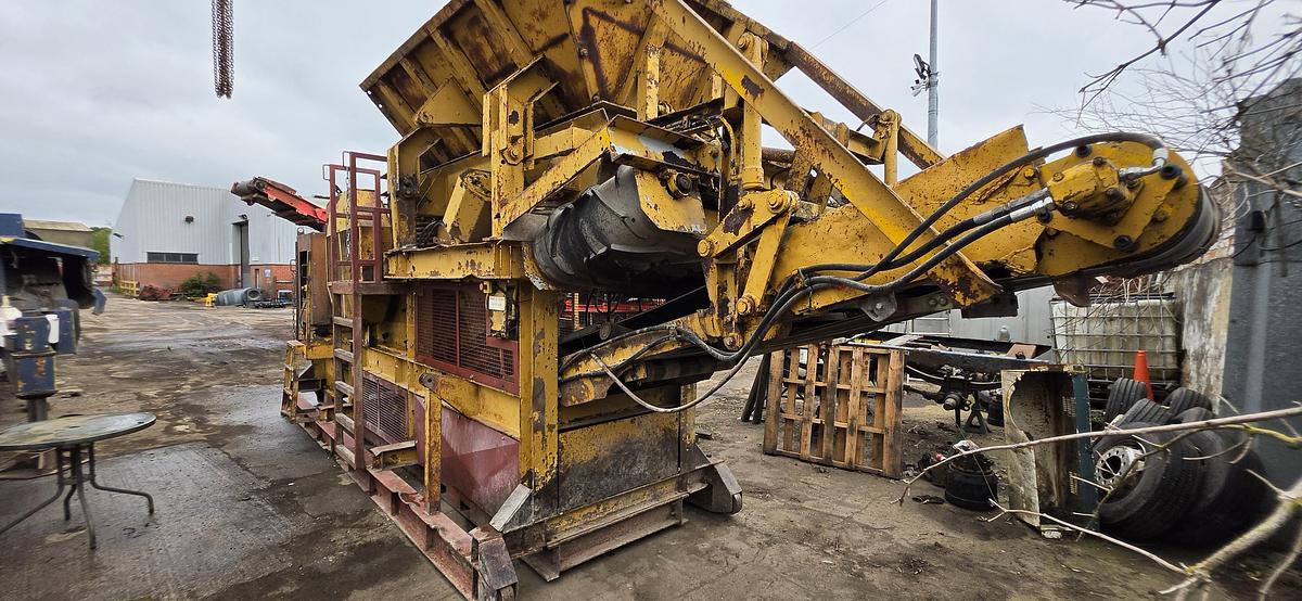 Used 1997 Parker Jaw Crusher