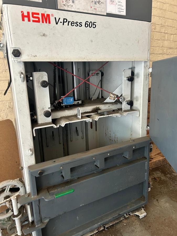 Used 2016 HSM V-Press 605 Vertical Baling Press
