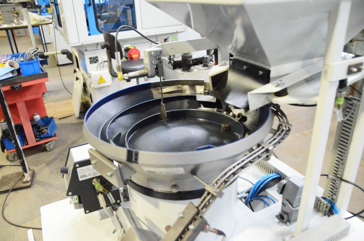 Usado Alimentador vibratorio DIETZ ROLLWA Z F E (W703173) #V-25