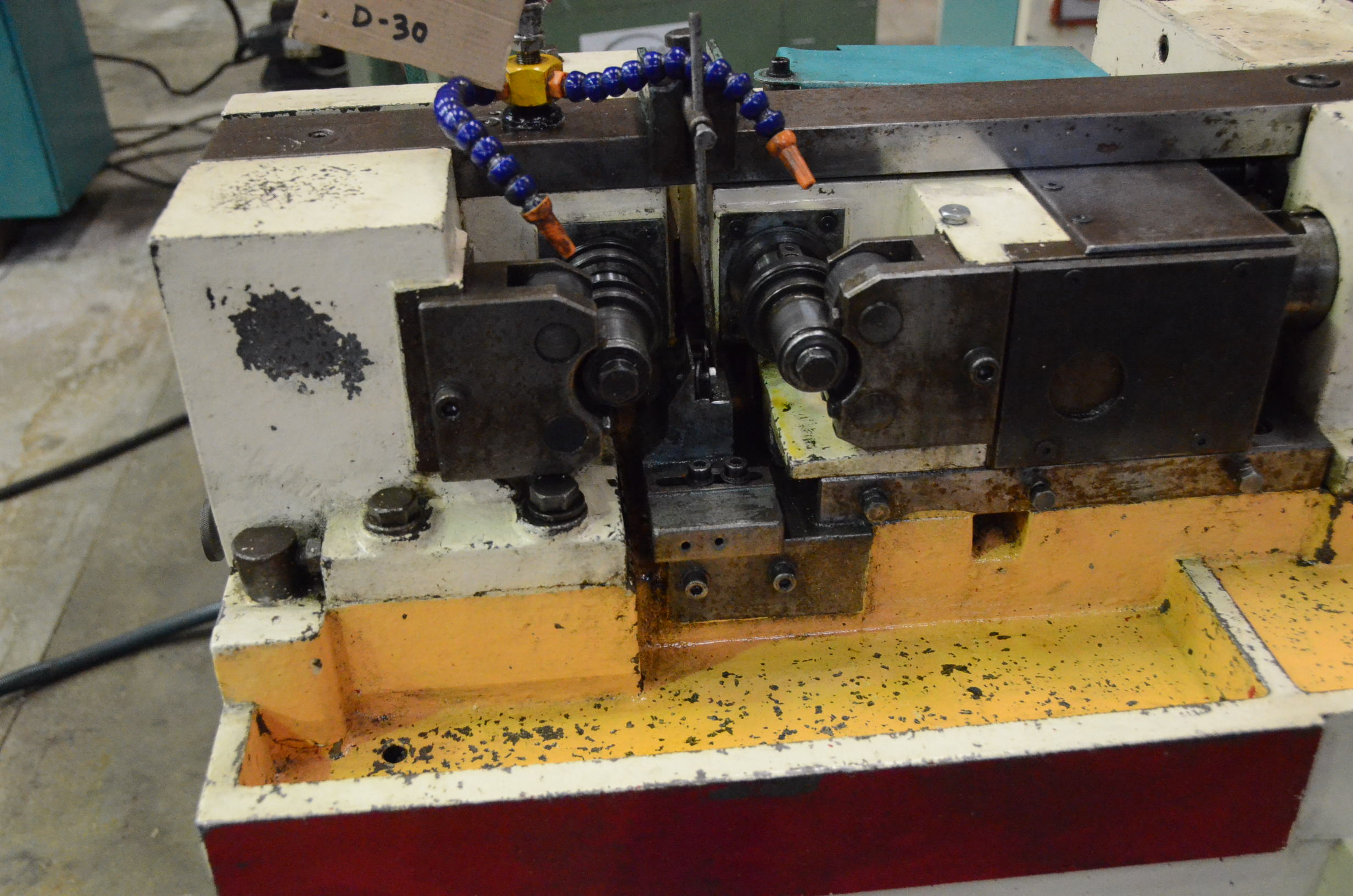 Usado Laminadora de roscas SENY D-30 E #4606