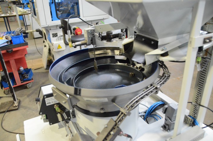 Usado Alimentador vibratorio DIETZ ROLLWA Z F E (W703173) #V-25