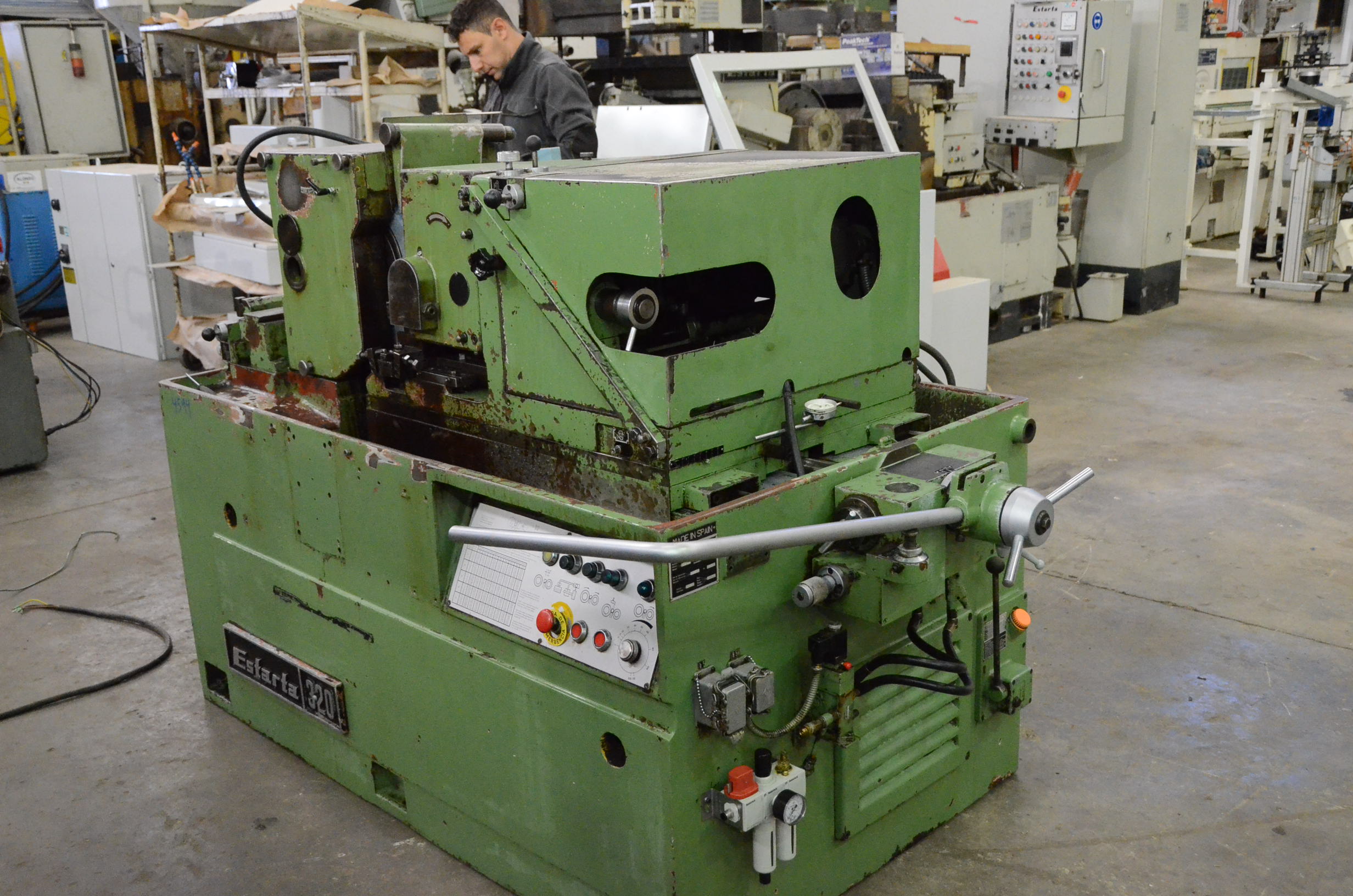 Usado Rectificadora sin centros ESTARTA 320 #4594